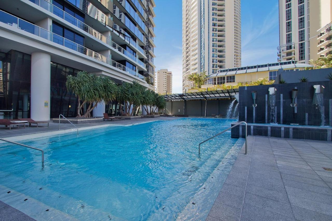 Circle On Cavill By Vaun Aparthotel โกลด์โคสต์ ภายนอก รูปภาพ