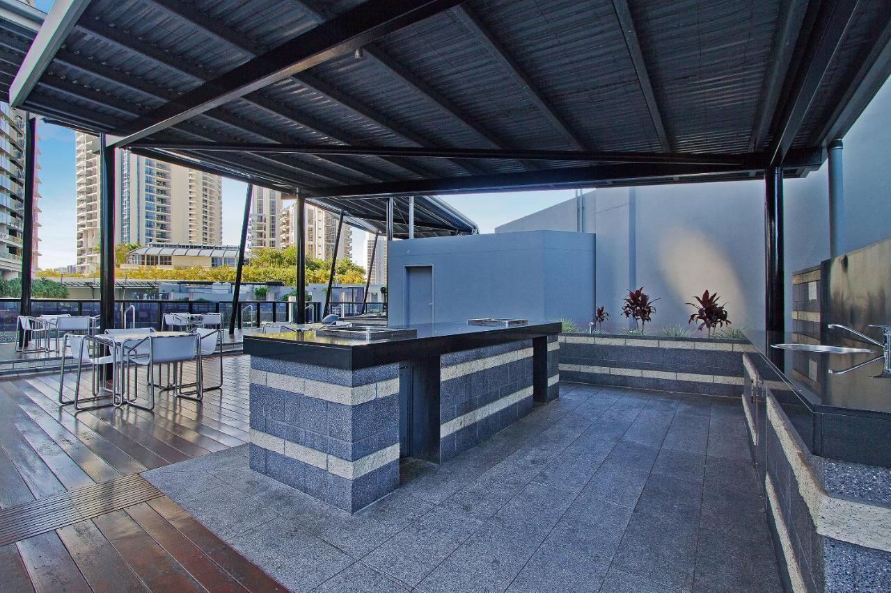 Circle On Cavill By Vaun Aparthotel โกลด์โคสต์ ภายนอก รูปภาพ
