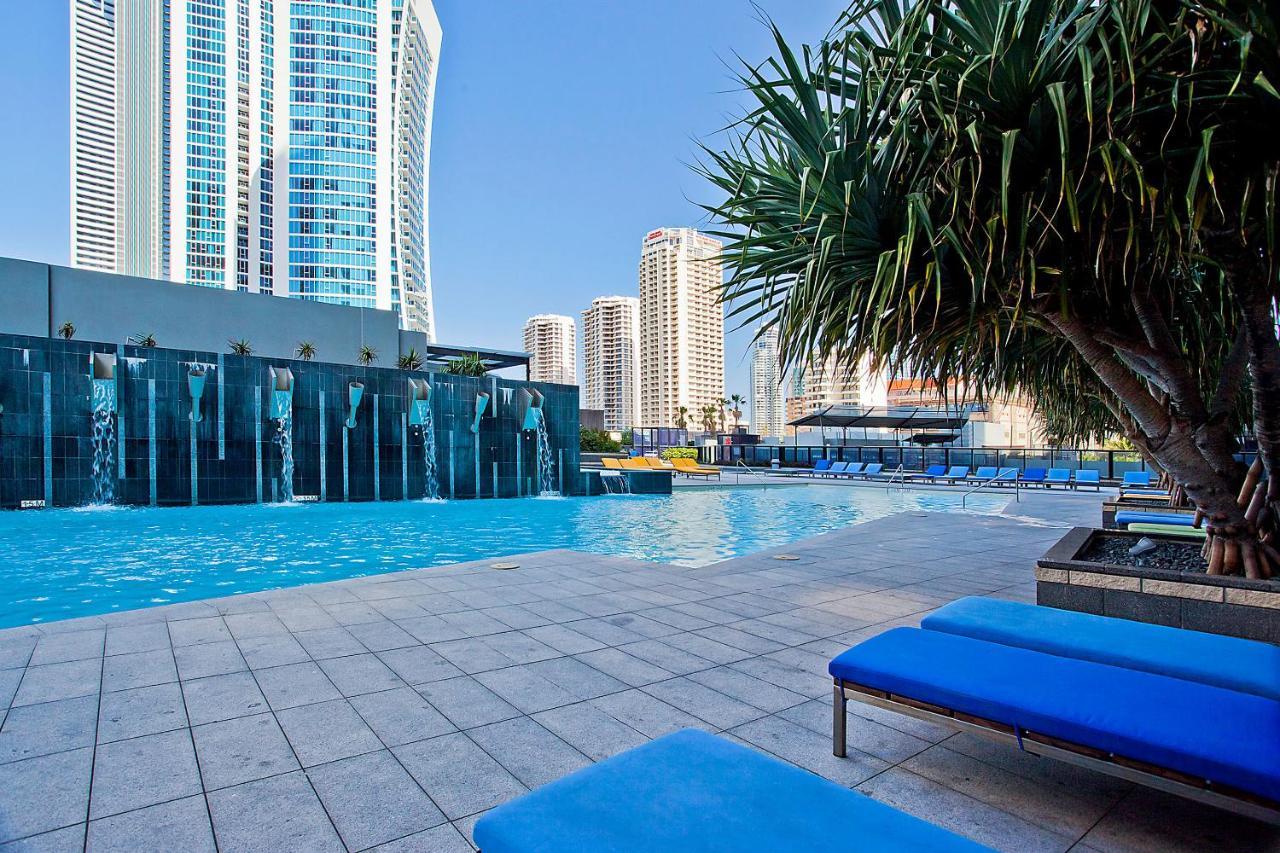 Circle On Cavill By Vaun Aparthotel โกลด์โคสต์ ภายนอก รูปภาพ