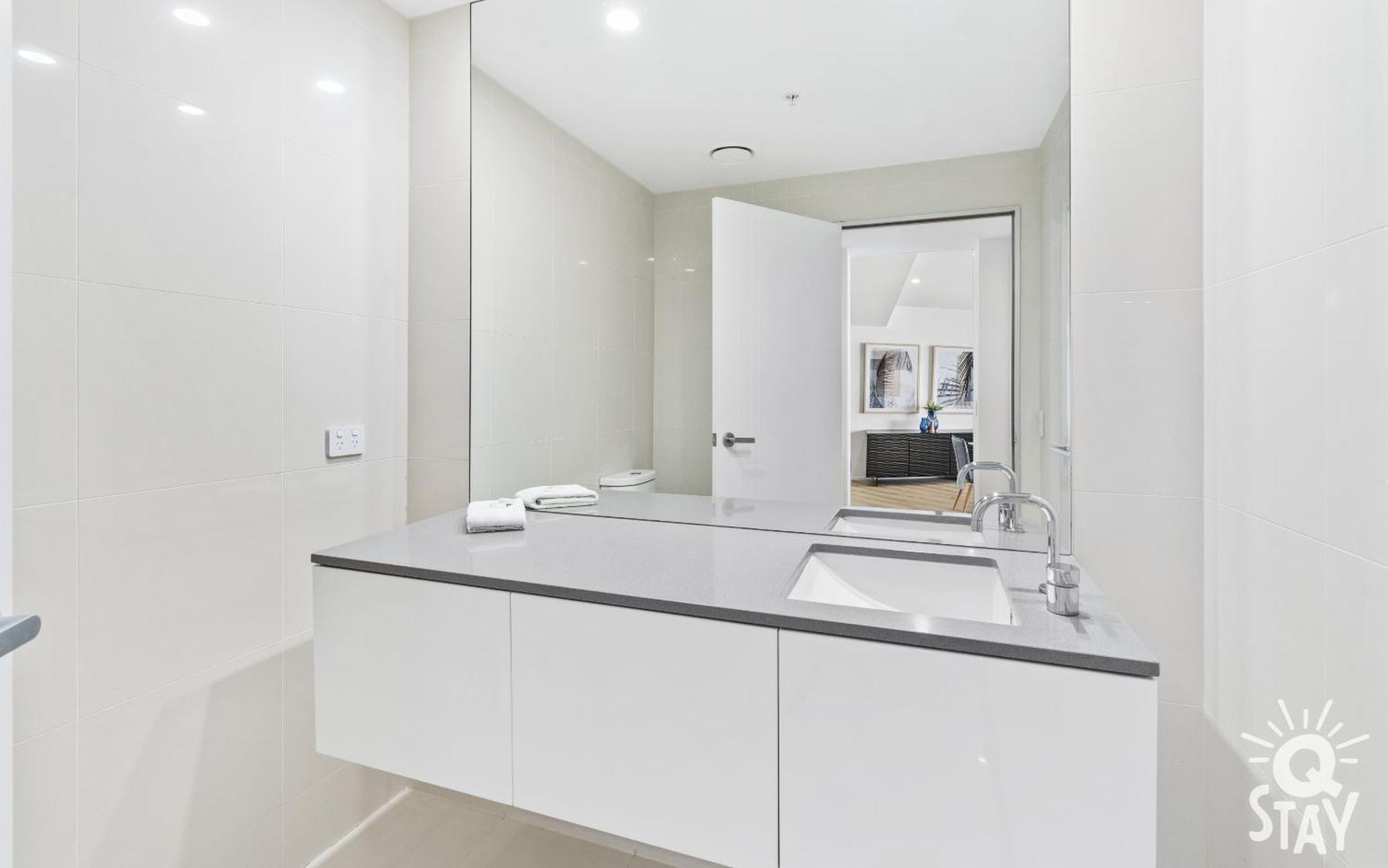 Circle On Cavill By Vaun Aparthotel โกลด์โคสต์ ภายนอก รูปภาพ