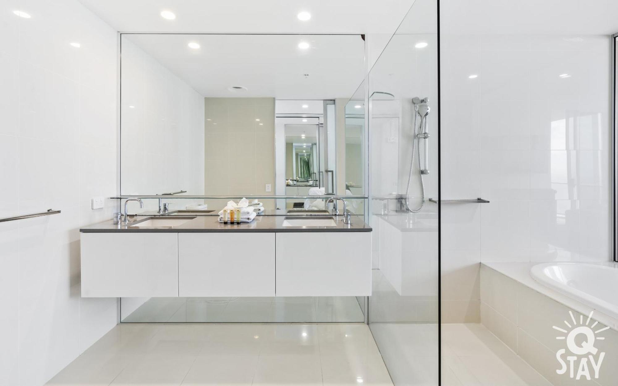 Circle On Cavill By Vaun Aparthotel โกลด์โคสต์ ภายนอก รูปภาพ