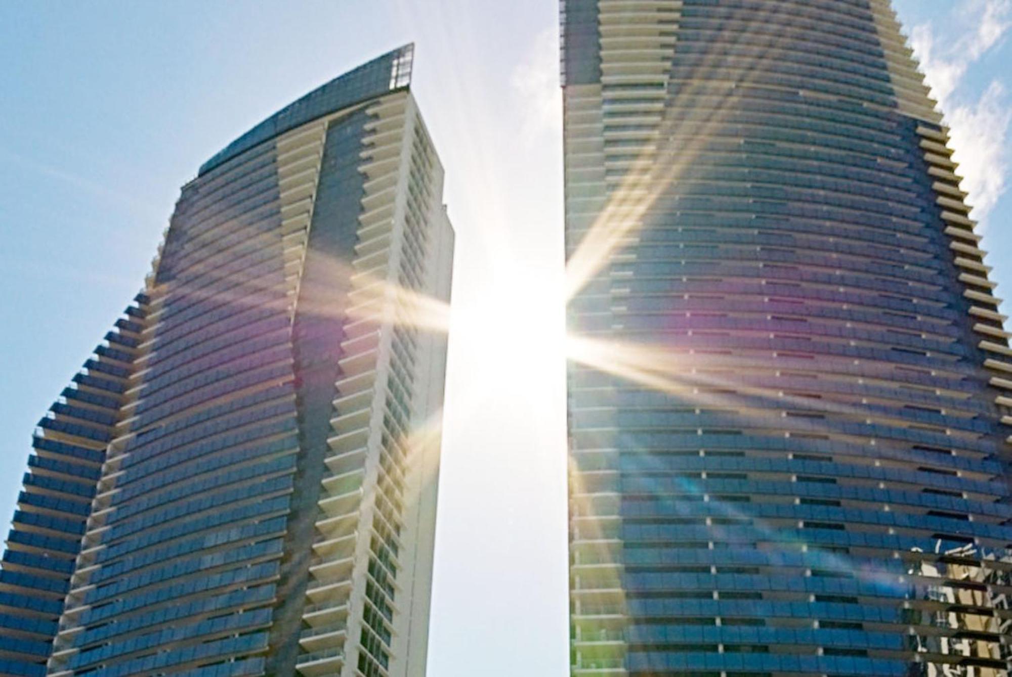 Circle On Cavill By Vaun Aparthotel โกลด์โคสต์ ภายนอก รูปภาพ